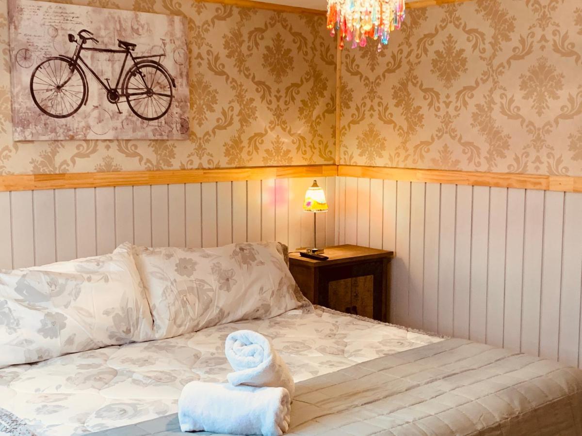 Arte Brisa Hostal Boutique Puerto Natales Bagian luar foto