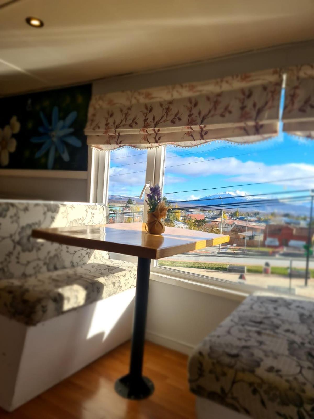 Arte Brisa Hostal Boutique Puerto Natales Bagian luar foto