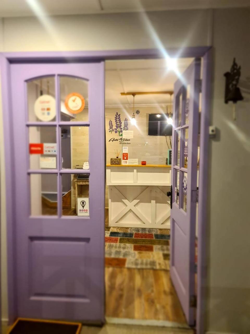 Arte Brisa Hostal Boutique Puerto Natales Bagian luar foto